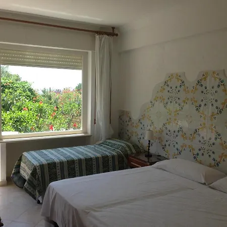 4 スタジョーニ ホテル *