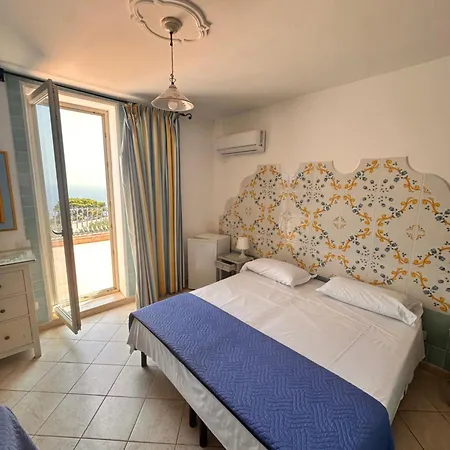 Hotel 4 Stagioni *