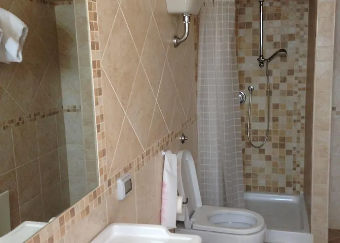 4 Stagioni מלון *